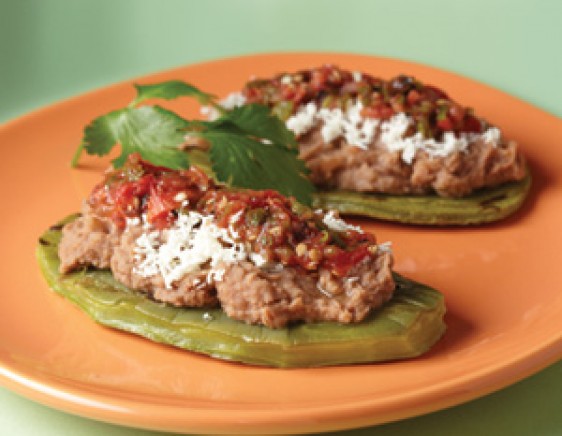 sopes de nopal, sabrosa comida mexicana, ingredientes, mixiotes de verduras, sopes de nopal, preparación, alimentación saludable,