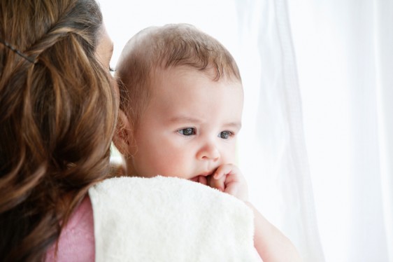 ¿Podrías reconocer cuando la piel de tu bebé no está suficientemente hidratada?