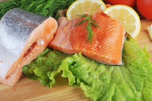 Lo que estos pescados tienen en común, además de una elevada concentración de proteínas, es un ácido graso muy especial. Se trata del Omega 3 DHA, el cual contiene múltiples beneficios para nuestra salud.