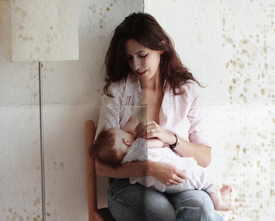 La lactancia tienen muchos beneficios para las mamás: disminuye el riesgo de cáncer de mama y ovario, se pierde peso más rápidamente, disminuye el riesgo de depresión post-parto y de diabetes tipo 2. 