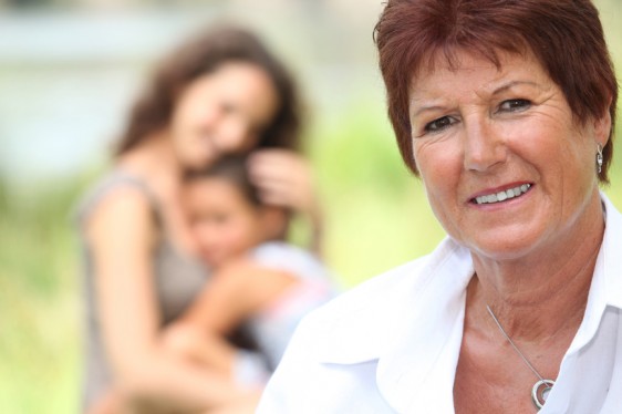La mujer mayor de 50 años puede padecer osteoporosis