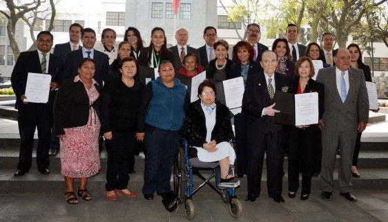 Ganadores del premio nacional de acción voluntaria y solidaria 2013