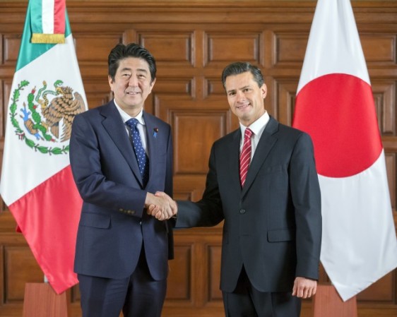 A la izquierda el Primer Ministro de Japón, Shizo Abe y a la derecha Presidente de la República, Enrique Peña Nieto