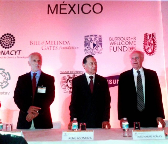 Bernard Pécoul, del DNDi; René Asomoza Palacio, Director General del Cinvestav; y José Narro Robles, rector de la UNAM