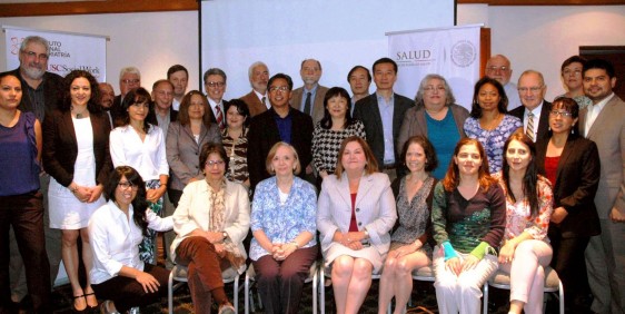 Grupo de personas participantes en el Taller Internacional sobre Apoyo Social para Adultos Mayores