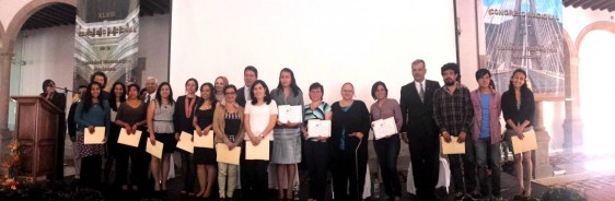 Ganadores y ganadoras de los premios Sotero Prieto y Sofia Kovalevskaia de pie