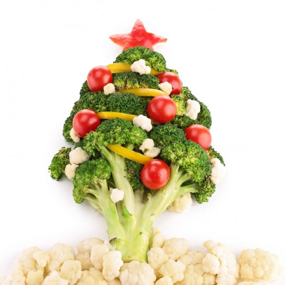 Arból de navidad hecho con verduras