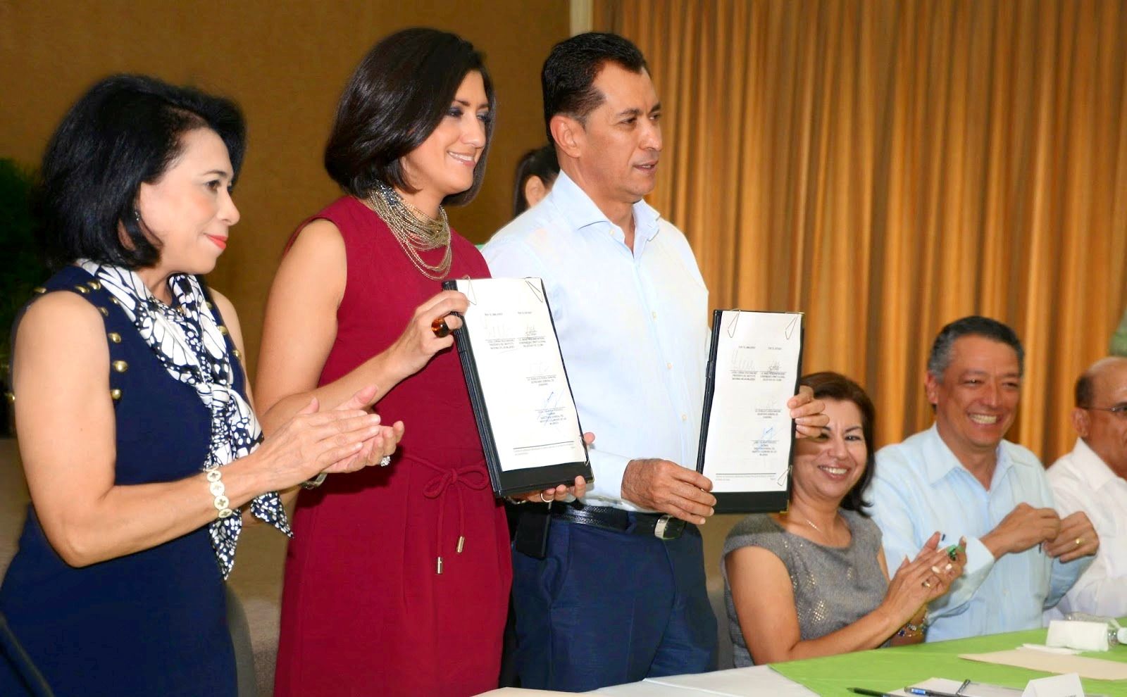 Lorena Cruz Sánchez y Mario Anguiano