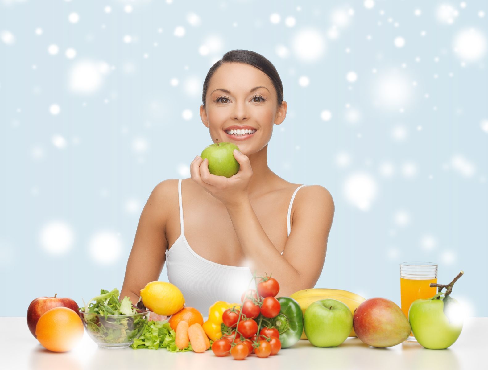 Mujer con frutas y verduras