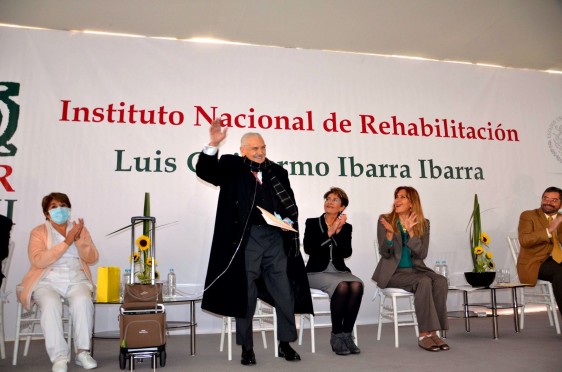 En reconocimiento y agradecimiento a su trayectoria y a su legado, el Gobierno de la República le hace este merecido homenaje imponiendo el nombre del Instituto Nacional de Rehabilitación “Luis Guillermo Ibarra Ibarra”.