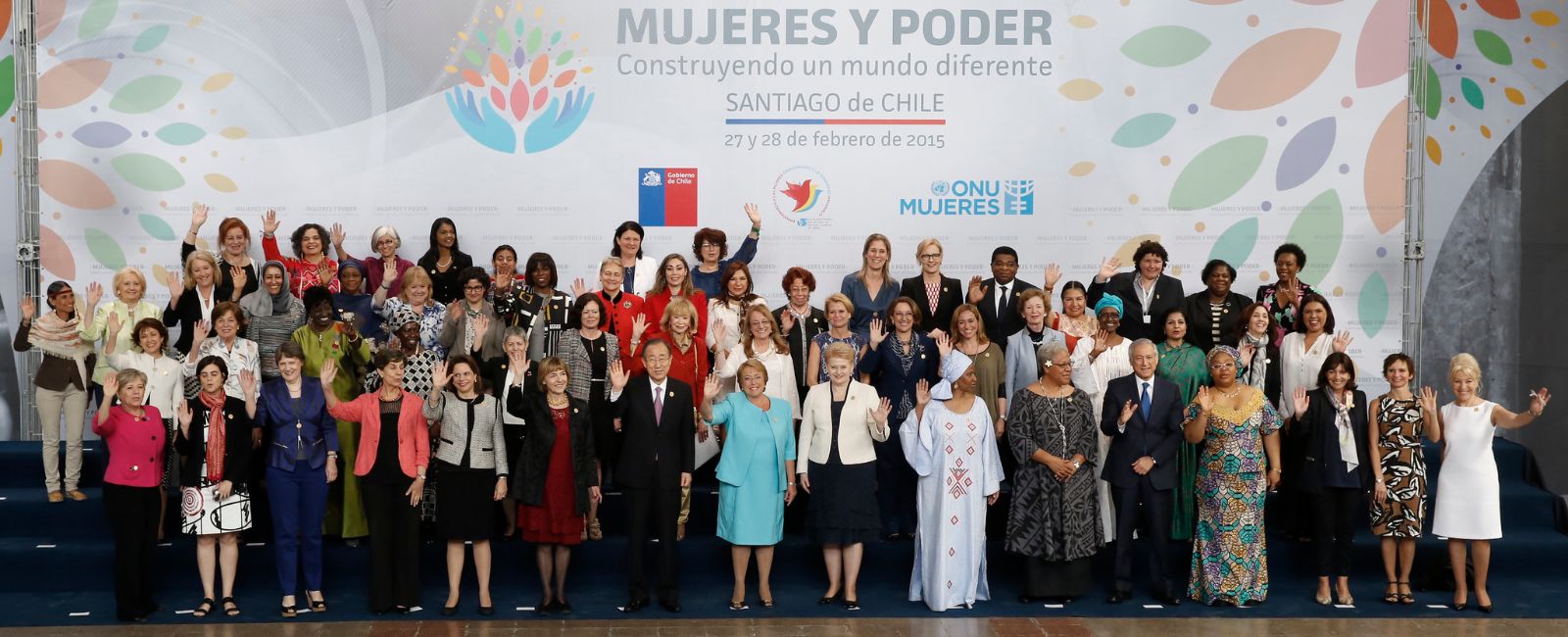 Grupo de mujeres participantes