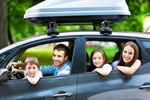 Familia en un coche
