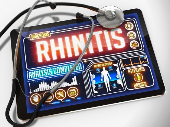 Tableta con la palabra "Rinithis" en la pantalla