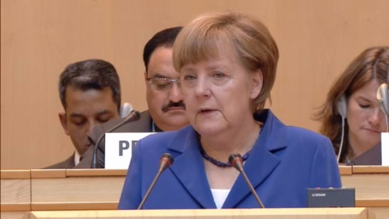 “estoy convencida de que si actuamos rápidamente y tenemos una estructura de comando clara, estaremos mejor equipados para combatir una crisis como el ébola la próxima vez que ocurra”, Angela Merkel canciller alemana 