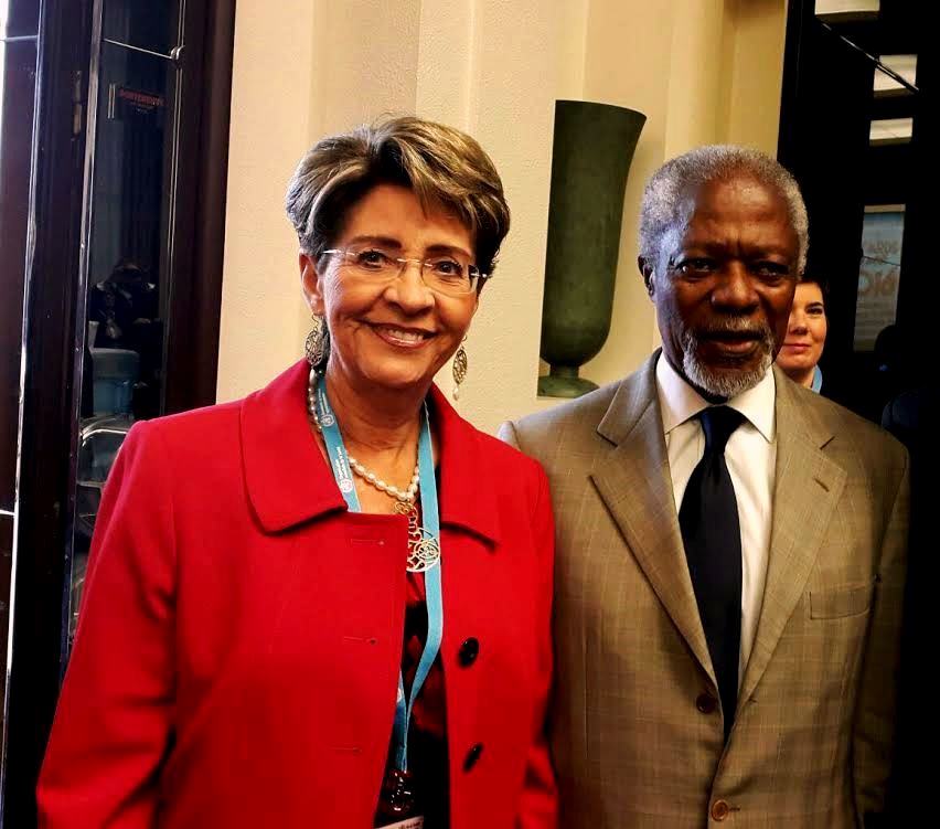 Mercedes Juan y Kofi Annan
