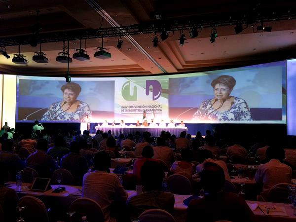 Mercedes Juan en el foro de la 24 Convención de la Industria Farmacéutica