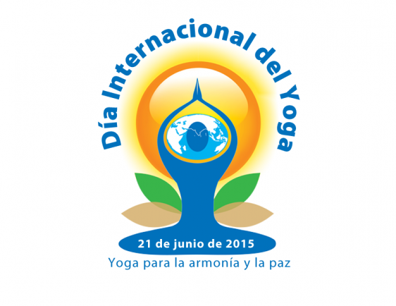 Logotipo de persona con texto "Día Internacional del Yoga"