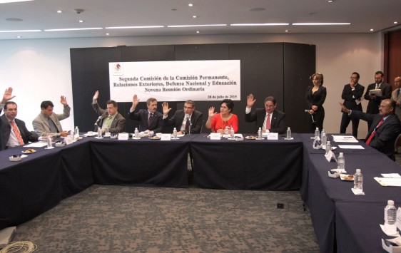 El senador Armando Ríos Piter presidió la reunión de la Segunda Comisión: Relaciones Exteriores, Defensa Nacional y Educación Pública.