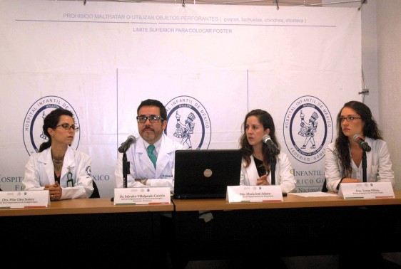En la fotografía Dr SILVIA HIDALGO TOBON, DR. PILAR DIAZ SUAREZ. DR SALVADOR VILLALPANDO CARREON, PSIC. MARIA JOSE ADAME y DRA TERESA SILICEO