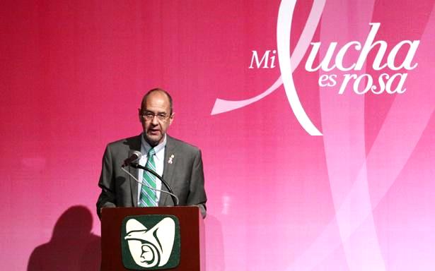 José de Jesús Arriaga Dávila en un fondo roda con las letras "Mi lucha es rosa"