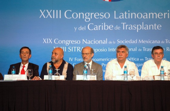 Durante la ceremonia, estuvieron presentes Diego González Machín, representante de la OPS/OMS en México; así como los secretarios estatales de salud de Quintana Roo, Tabasco y Yucatán.