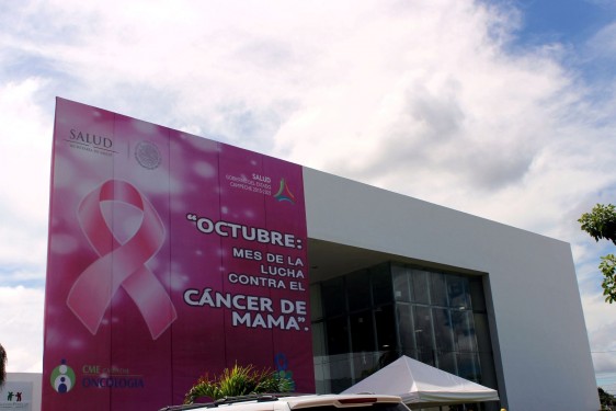 fachada exterior del Centro Estatal de Oncología del estado de Campeche