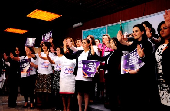 Diputadas lanzan campaña contra violencia de género