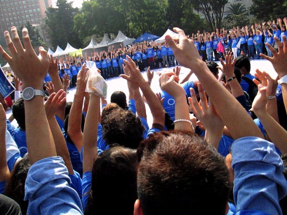 Más de tres mil personas se dieron cita este sábado 7 de noviembre en el Monumento a la Revolución para formar el “Círculo Azul” que representa el símbolo universal para la Diabetes y significa la vida, la salud y la unidad