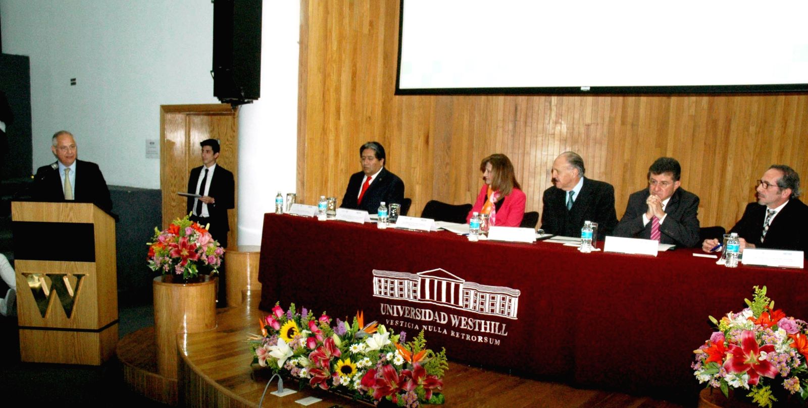 Dr Jorge Tokunaga Fujigaki Dra Marcela Gonzalez de Cossio Ortiz Directora de la Facultad de M edina de la Universiad Westhill DR Ernesto Monroy Yurrieta titular de la unidad cordinadora de vinculacion y participacion Social MTRO Jose Maria RIOBOO