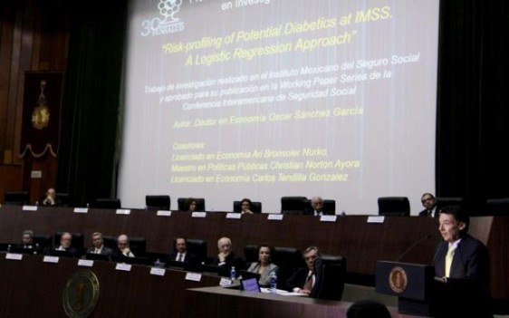 El evento tuvo lugar en el Auditorio de la Academia Nacional de Medicina de México