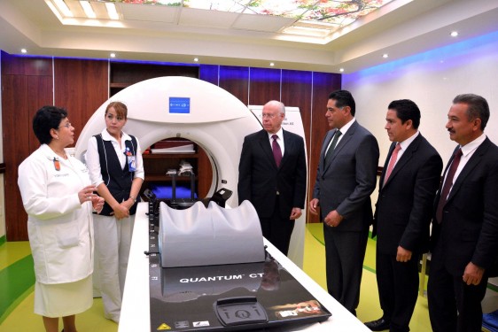 José Narro, Secretario de Salud, inauguró esta área, ubicada en el Centro Estatal de Cancerología
