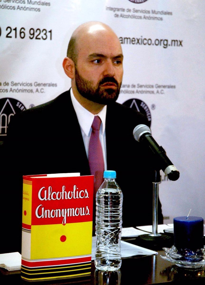 Dr. Roberto Caran Araujo, Presidente de la Asociaccion de Alcoholicos Anonimos