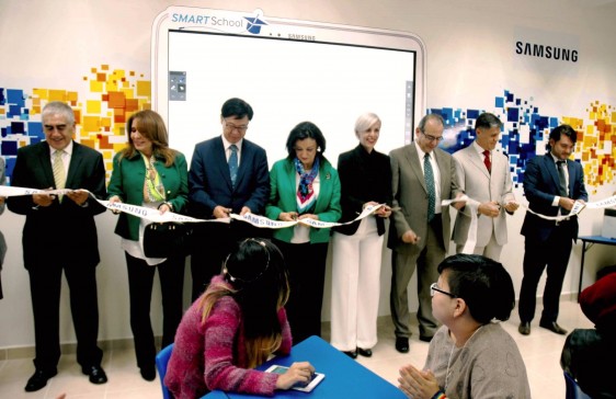 Inauguracion de Aula SAMSUNG SMART SCHOOL solution HOSPITAL PSIQUIATRICO Infantil juanN Navarro