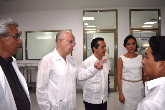 José Narro, Secretario de Salud, acompañado por el gobernador Carlos Joaquín González, realizó visita de supervisión 