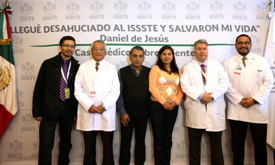 Equipo multiprofesional de especialistas médicos lo sacaron adelante en el Hospital Regional de Alta Especialidad de Tultitlán realizándole 18 cirugías. 