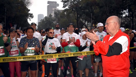 La  Segunda Carrera Moviendo a México por la Salud fue encabezada por el Secretario de Salud, José Narro Robles