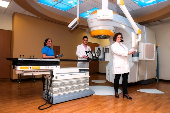 El Centro Médico ABC ofrece tratamientos de radiocirugía no invasiva a través de radiaciones para erradicar tumores en el cerebro, médula y pulmón