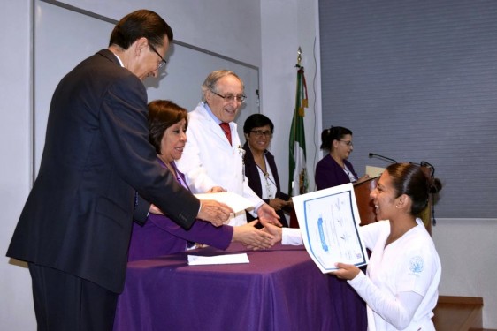 Los 28 graduados forman parte del personal de salud del Instituto Nacional de Ciencias Médicas y Nutrición Salvador Zubirán.
