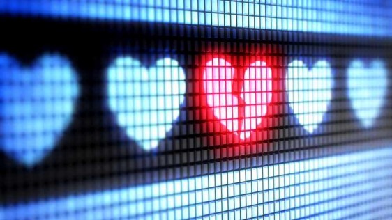 De 9 pacientes adultos con zika y sin historial previo de enfermedad cardiovascular, 8 desarrollaron un problema del ritmo cardíaco y el 66% presentó pruebas de insuficiencia cardíaca.