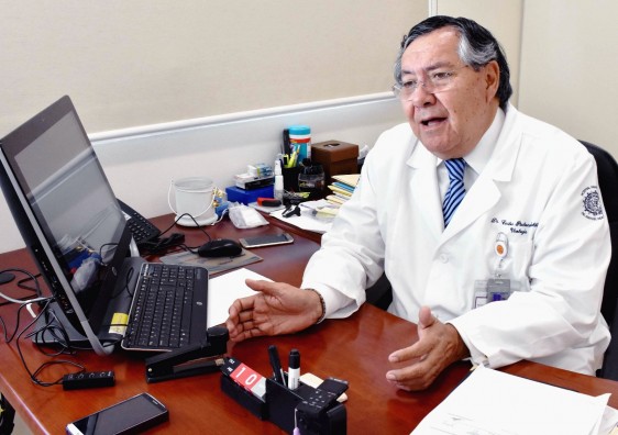 Dr Carlos Pacheco Gahbler, jefe de sevisios de Urologia del Hospital General "Manuel Gea González"