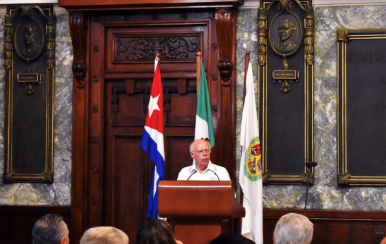 El Secretario de Salud dictó la conferencia magistral en la Universidad de La Habana, Cuba.