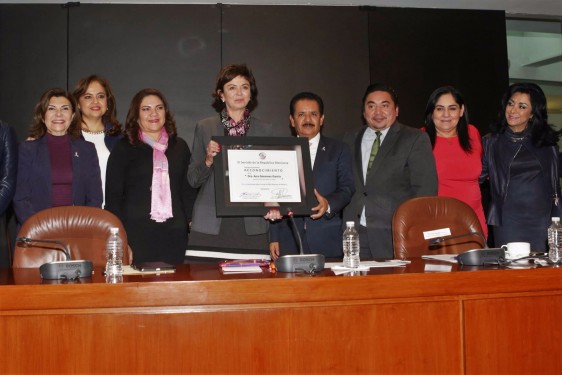 Entrega de Reconocimiento a la Dra. Ana Güezmes, Representante de la ONU-Mujeres en México