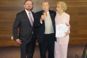 Dr. Ernesto Sánchez Forgach, Dr. Carlos Basurto y Maricarmen Forgach Marcor