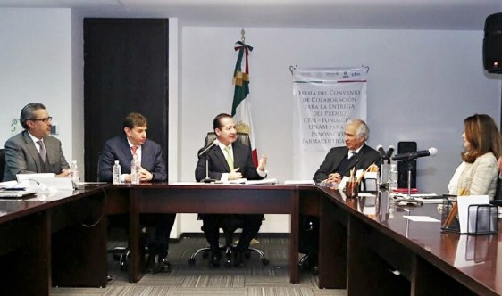 En esta iniciativa participan de manera coordinada la COFEPRIS, la Fundación UNAM y el Consejo Farmacéutico Mexicano