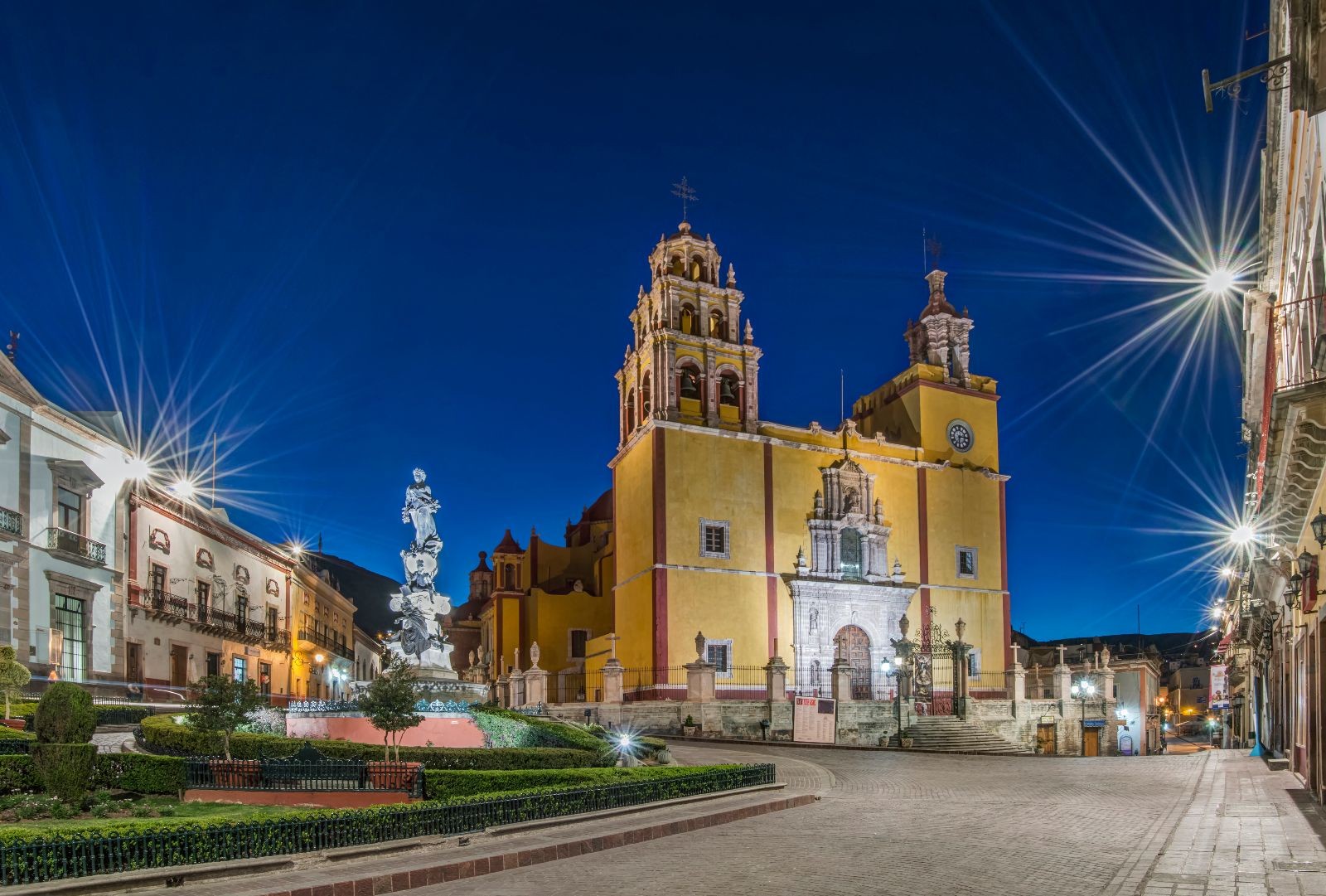 "Our Lady of Guanajuato church in Plaza de la Paz at dawn, Guanajuato, Guanajuato, Mexico"