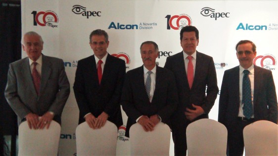 La APEC realizará 1,000 cirugías de catarata a $10,000 pesos.