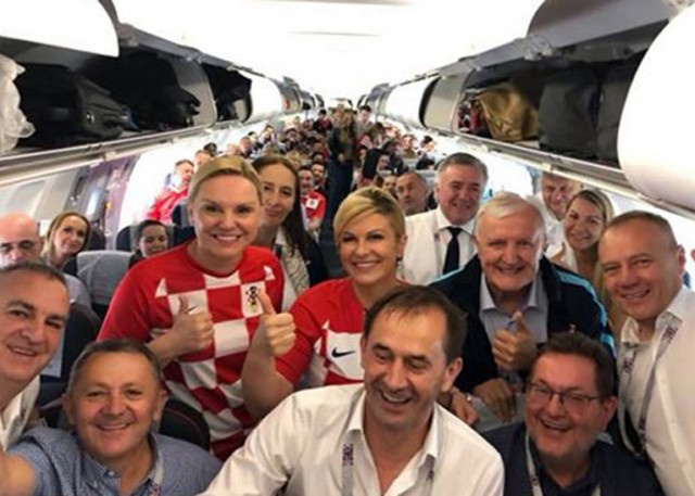 La presidenta de Croacia destacó por su apasionado entusiasmo en apoyo el equipo de su país en el Mundial de Futbol en Rusia.