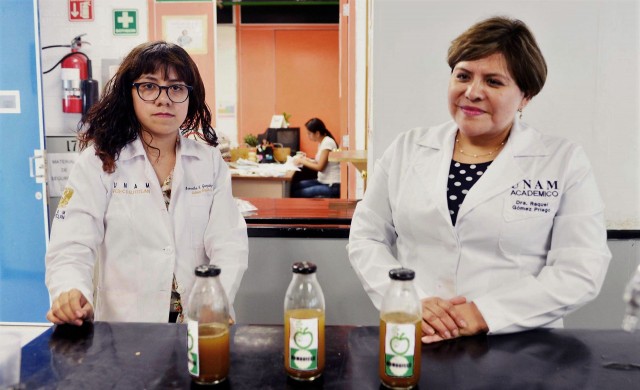 En la FES Cuautitlán, la académica Raquel Gómez Pliego y sus alumnos desarrollaron este producto, resultado de la fermentación de hierbas, raíces y plantas, actualmente en proceso de patente.
