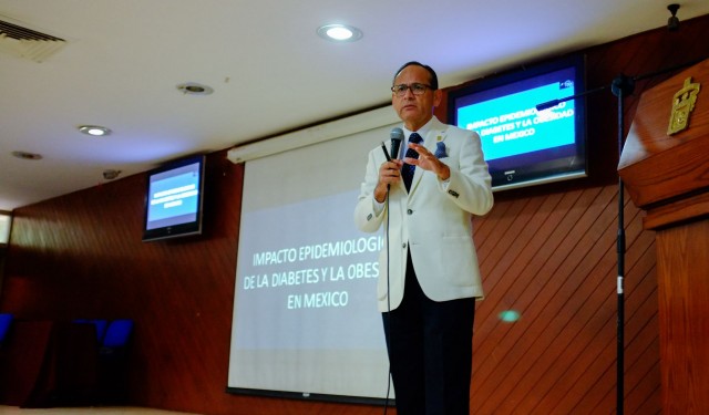 doctor Héctor Raúl Pérez Gómez, director general del Hospital Civil de Guadalajara