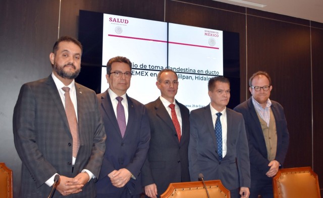 Los directores del IMSS, ISSSTE y Pemex, y el director general del CENAPRECE, Ruy López Ridaura, el Subsecretario.